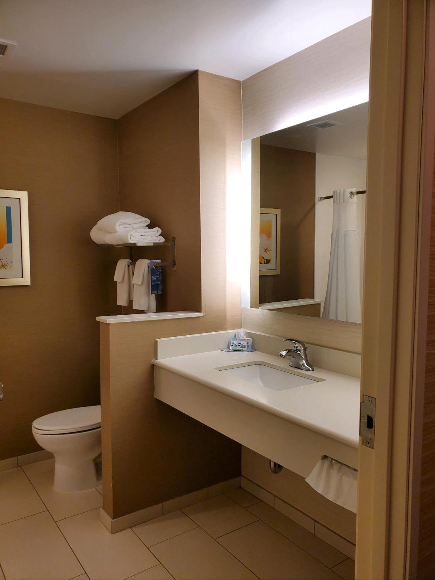 Fairfield Inn & Suites By Marriott Belle Vernon Bagian luar foto