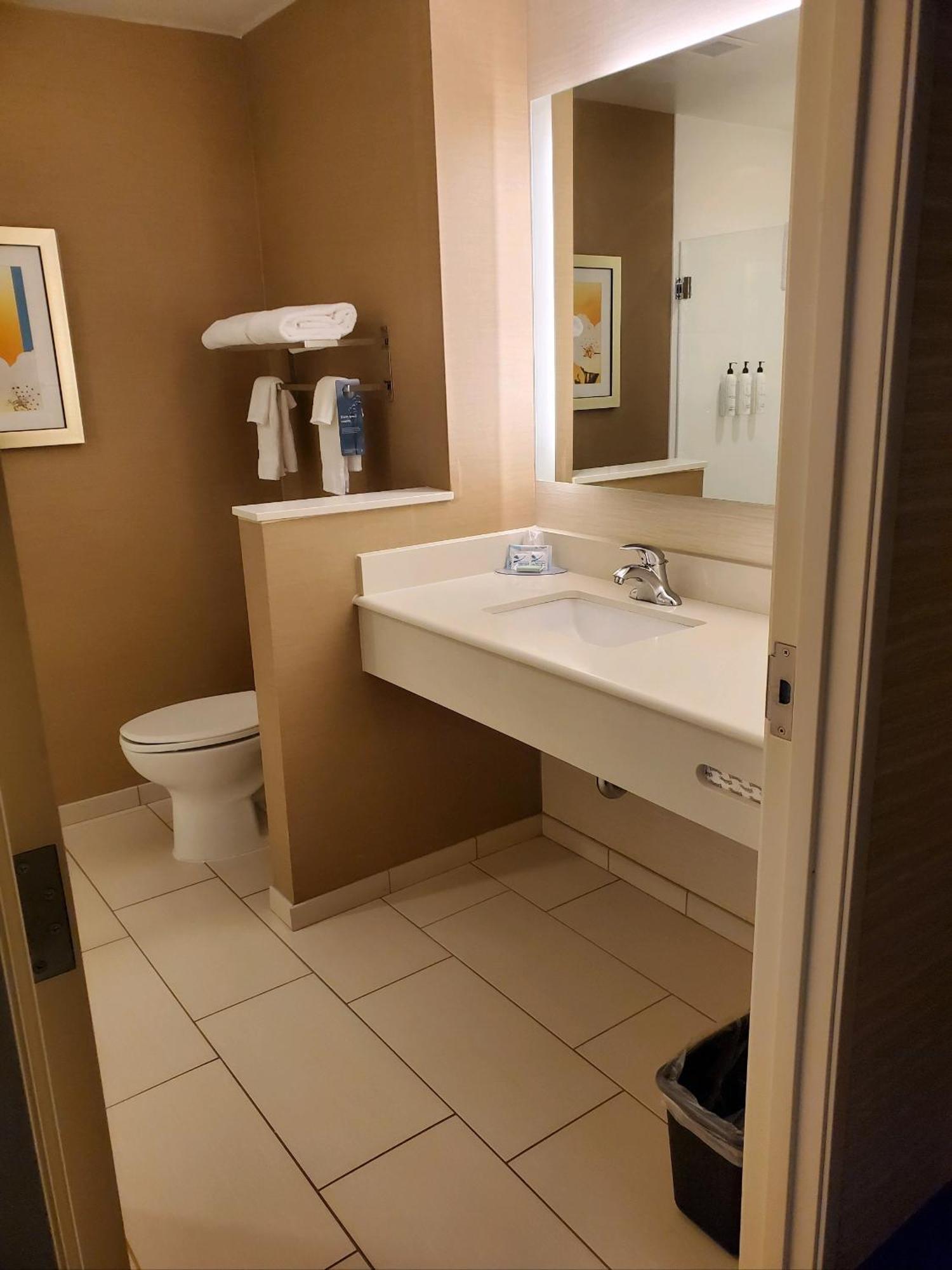 Fairfield Inn & Suites By Marriott Belle Vernon Bagian luar foto