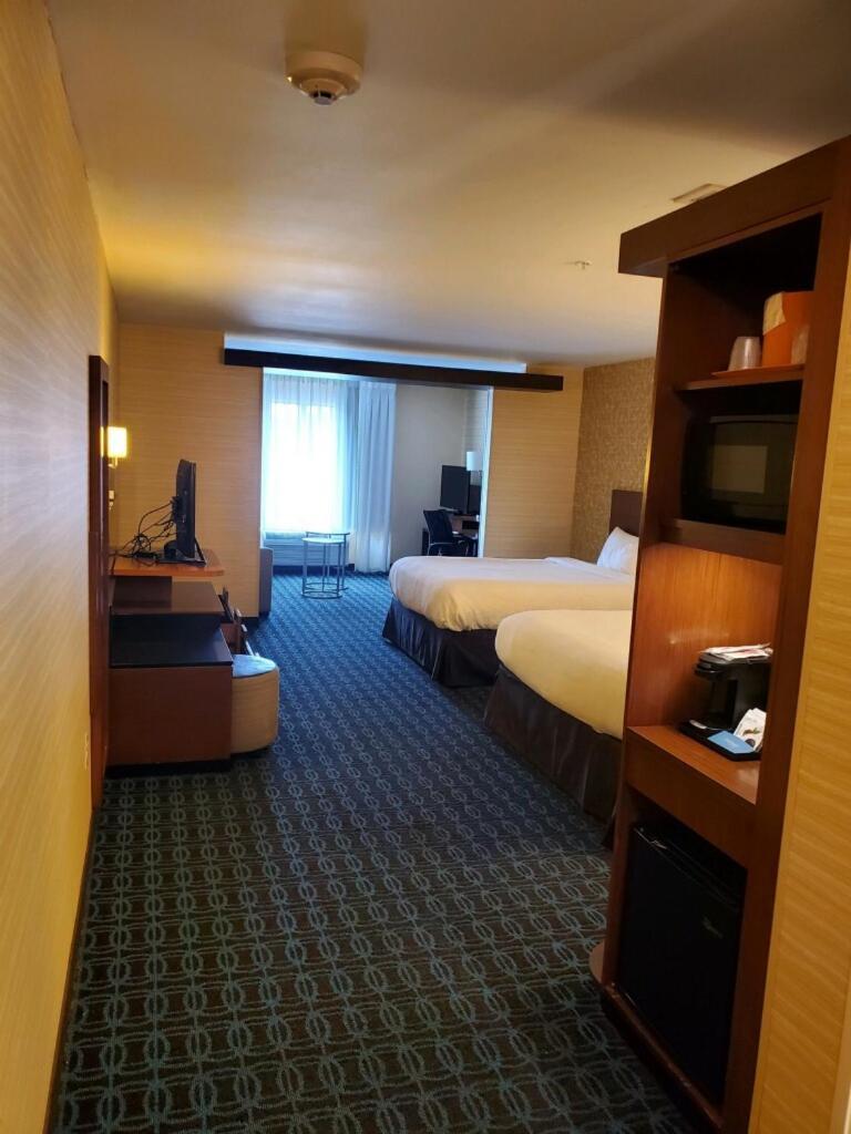 Fairfield Inn & Suites By Marriott Belle Vernon Bagian luar foto