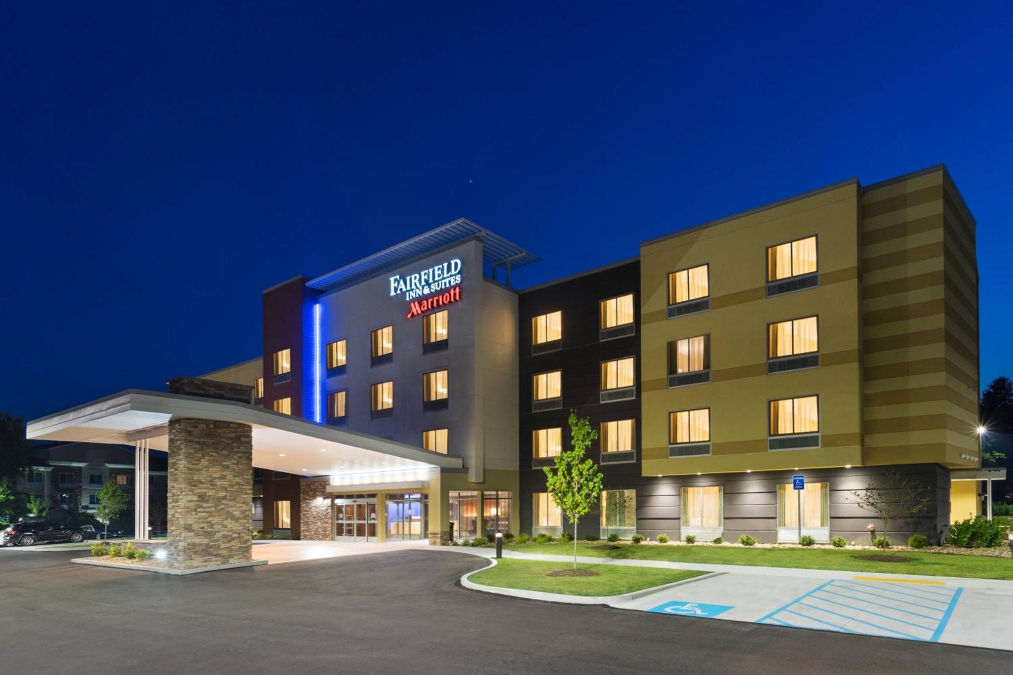Fairfield Inn & Suites By Marriott Belle Vernon Bagian luar foto