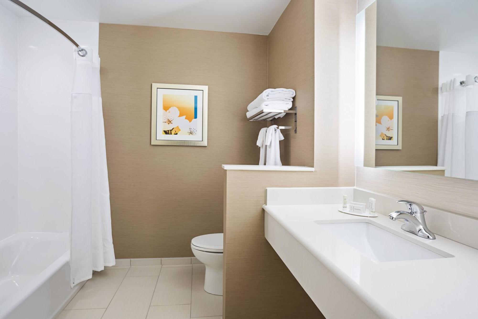 Fairfield Inn & Suites By Marriott Belle Vernon Bagian luar foto